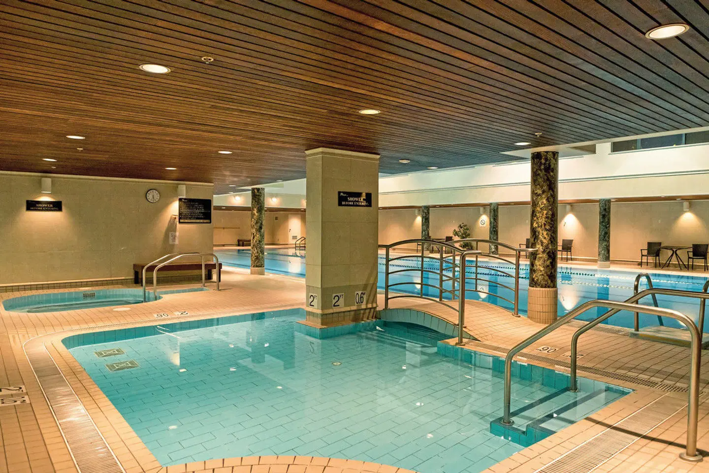 Grand Pacific Victoria Hallenbad