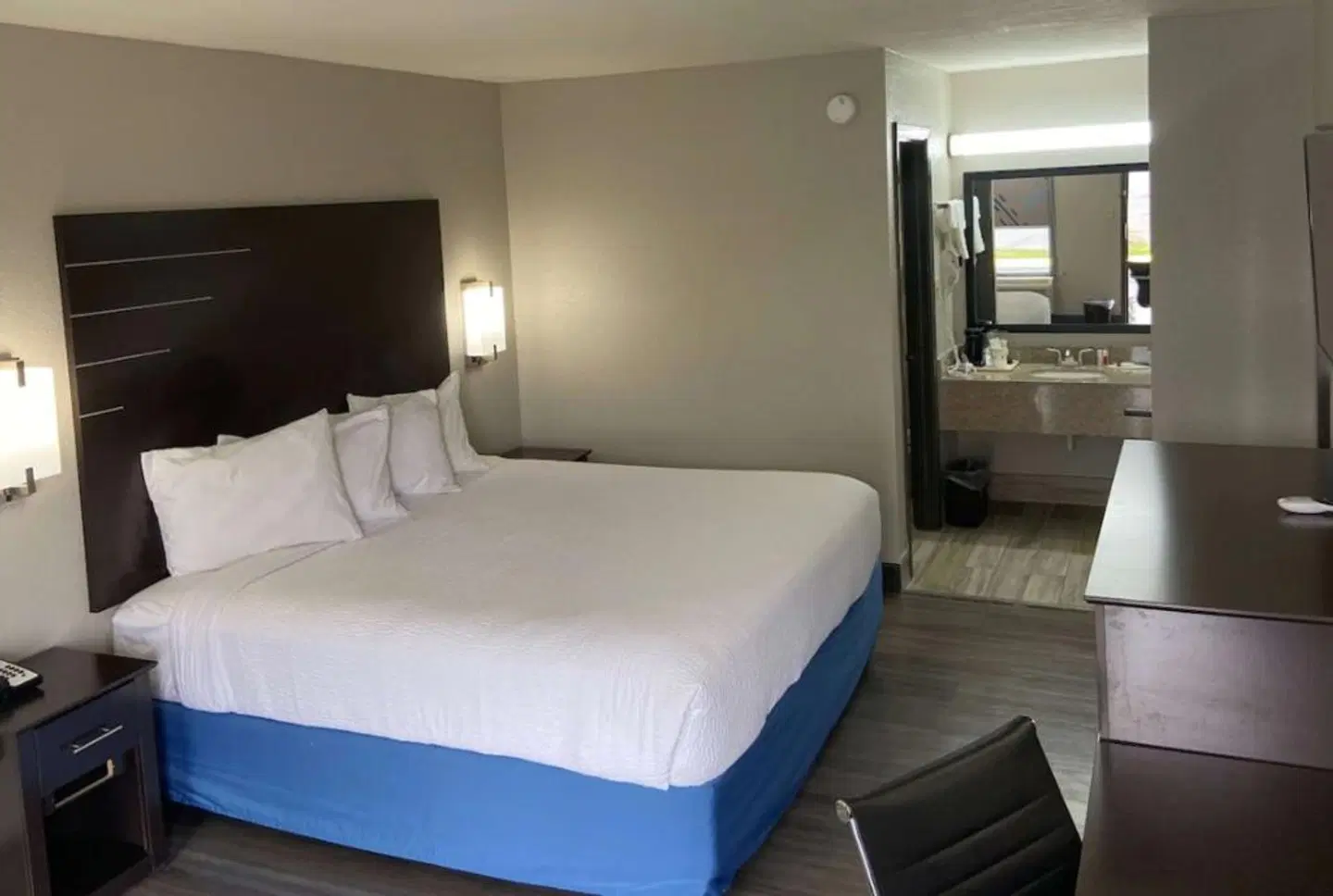 Days Inn by Wyndham Moss Point Pascagoula ROOM_EXAMPLE
