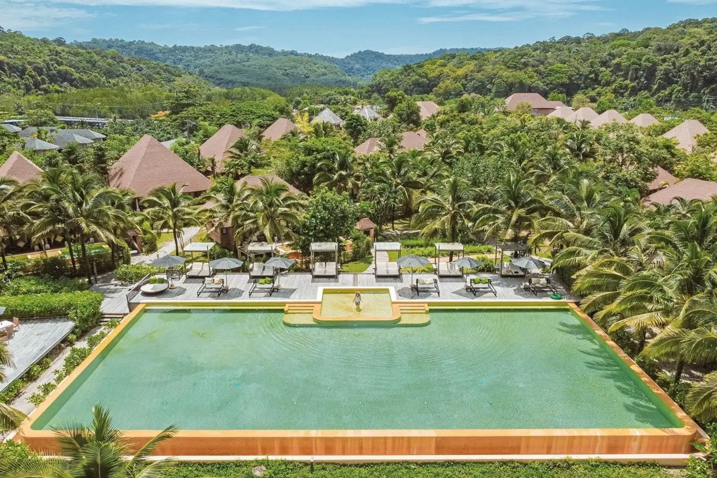 High Season Pool Villa & Spa OUTDOOR_POOL