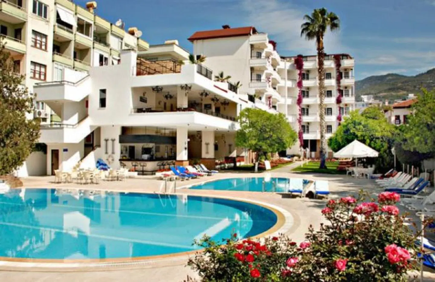 Boulevard OUTDOOR_POOL