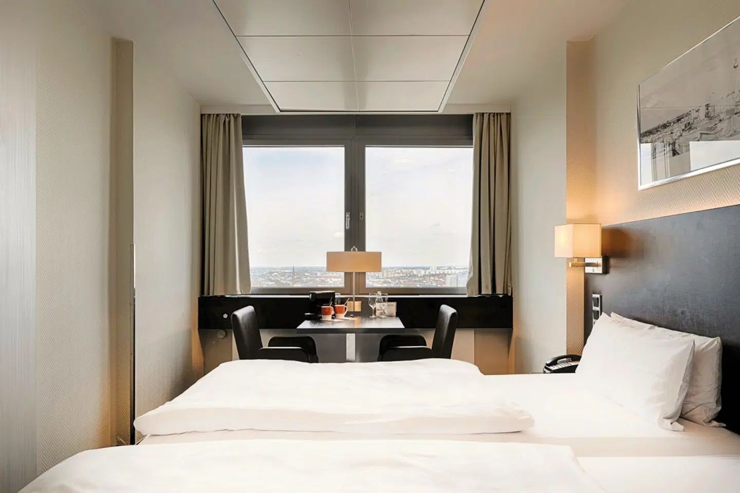 Park Inn by Radisson Berlin Alexanderplatz ROOM_EXAMPLE
