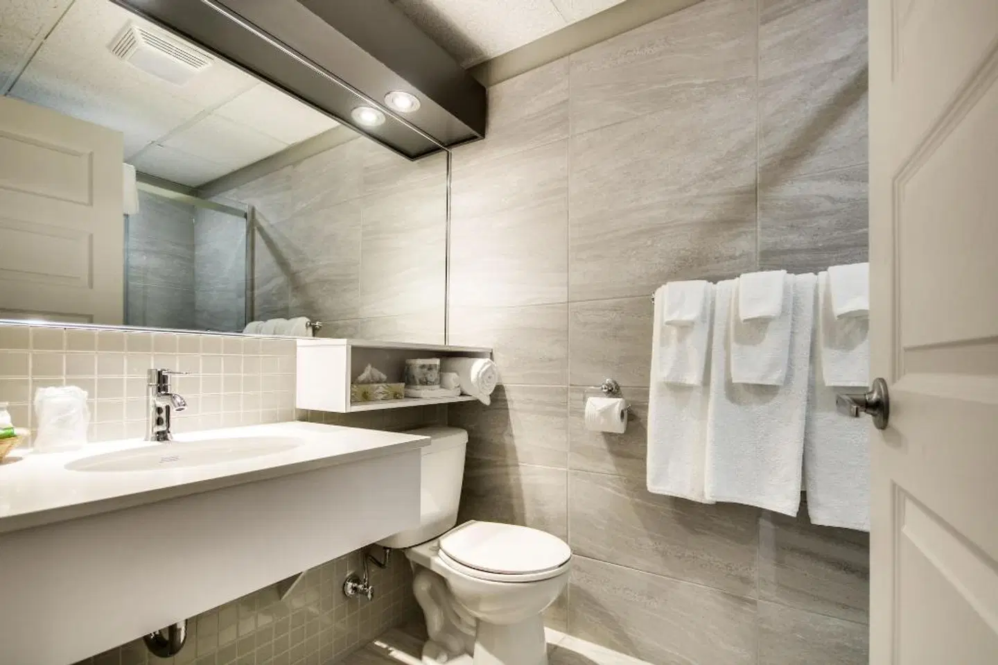 Hôtel Marineau à Shawinigan Badezimmer