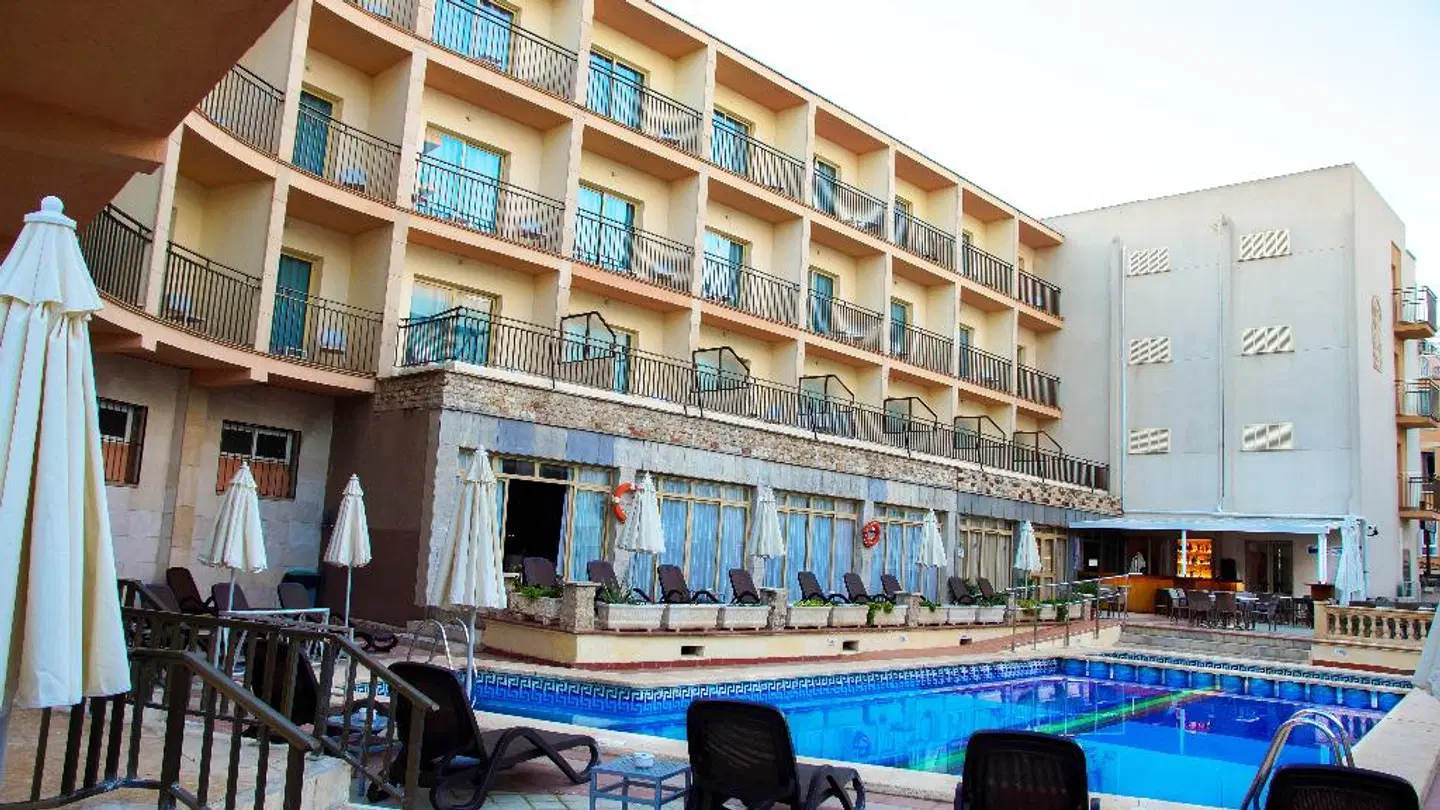 Hotel Iris EXTERIOR