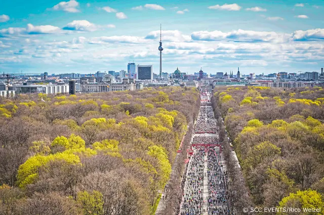 Hotel AMANO Grand Central - inkl. 1 Startnummer Berlin Halbmarathon LANDSCAPE