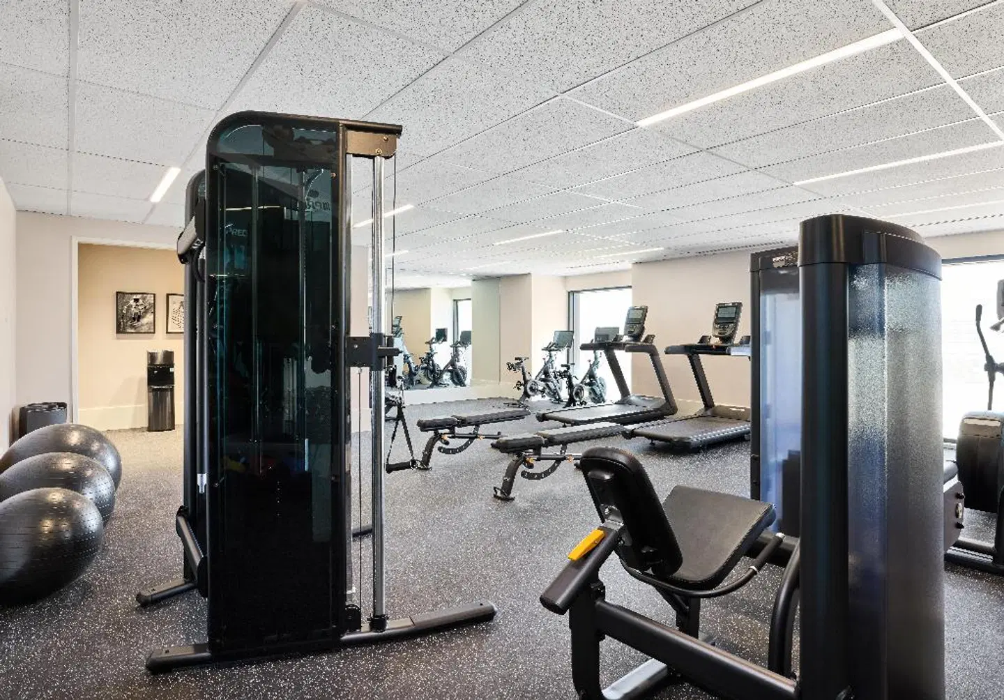Kimpton Claret Hotel by IHG SPORTS_AND_LEISURE