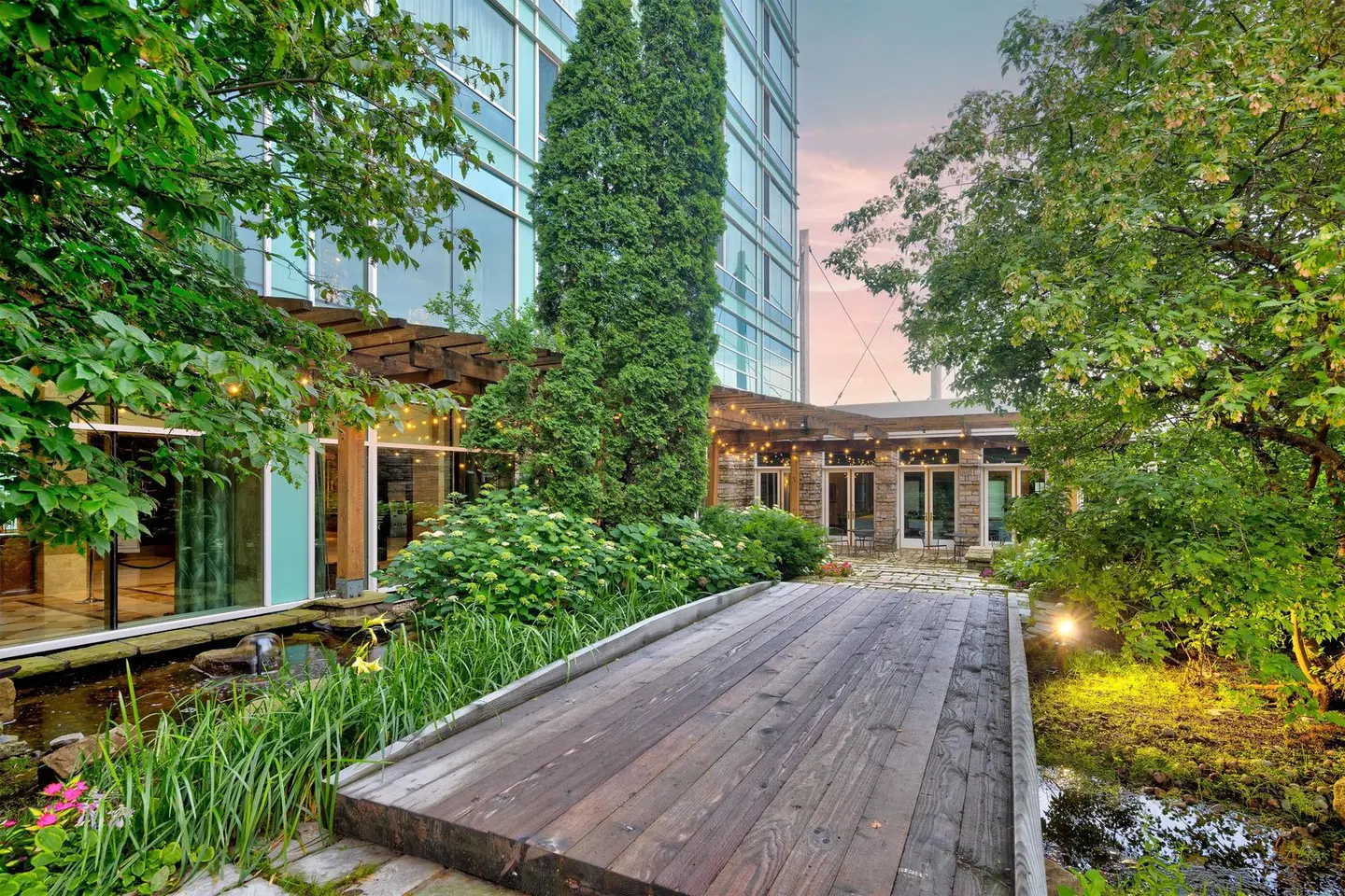 Hilton Lac-Leamy EXTERIOR