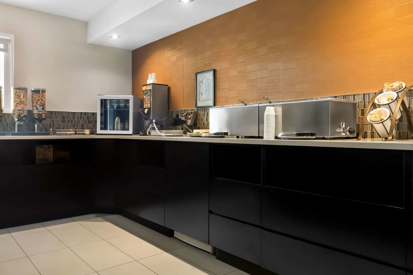 Best Western Plus Mont-Laurier Bar