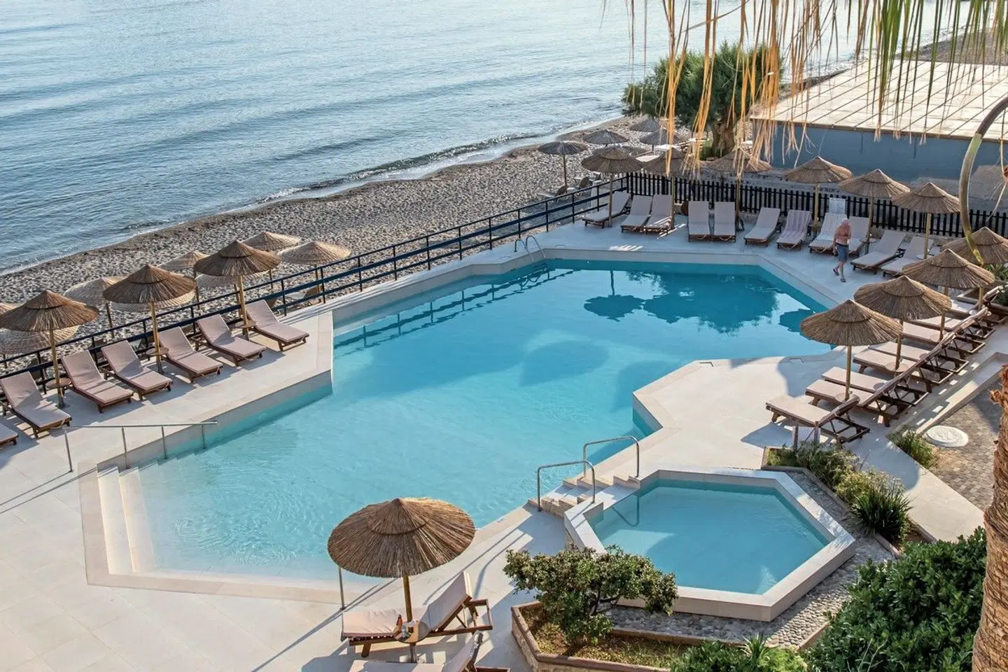 Haris OUTDOOR_POOL