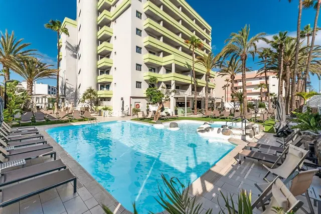 LIVVO Anamar Suites OUTDOOR_POOL