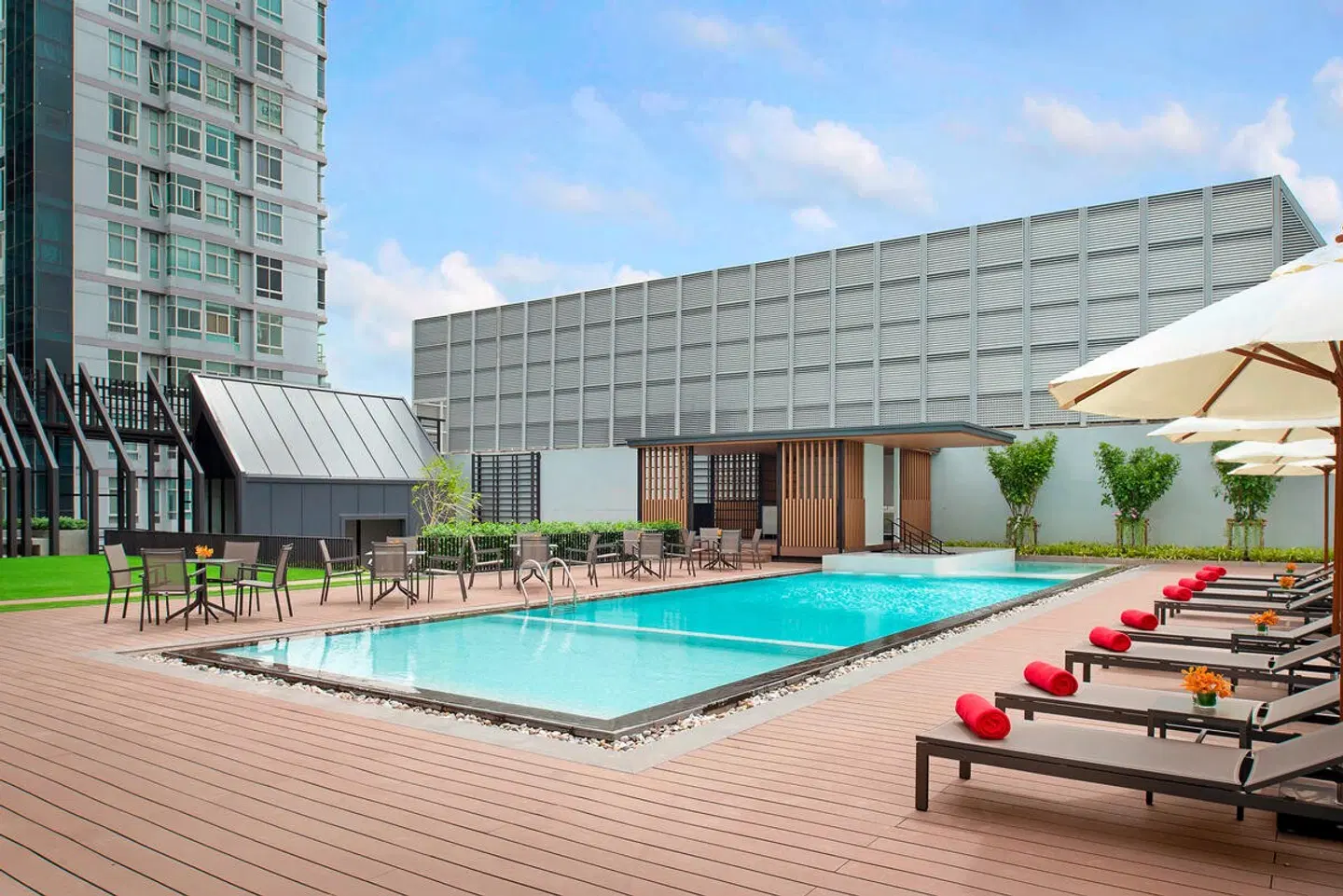 AVANI Sukhumvit Bangkok OUTDOOR_POOL
