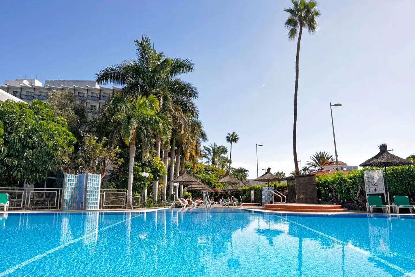 Relaxia Beverly Park OUTDOOR_POOL
