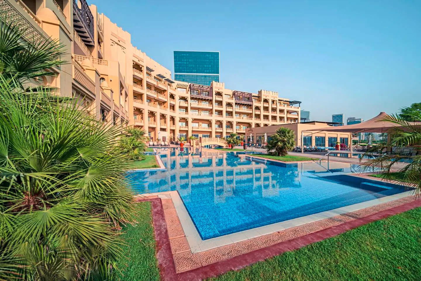 Grand Hyatt Doha Hotel & Villas OUTDOOR_POOL