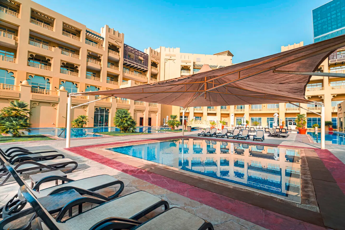 Grand Hyatt Doha Hotel & Villas OUTDOOR_POOL