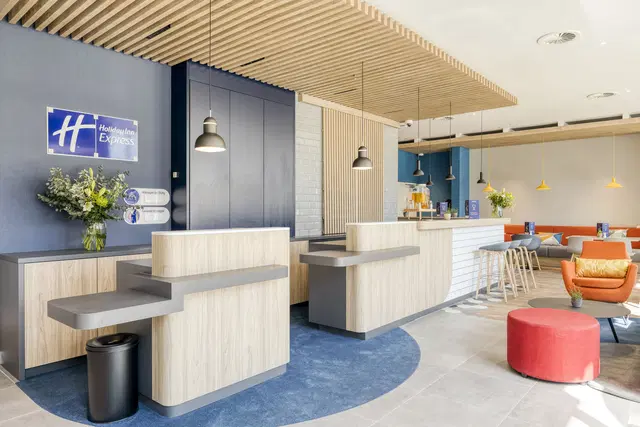 Holiday Inn Express Antwerp - City Centre by IHG LOUNGE_LOBBY