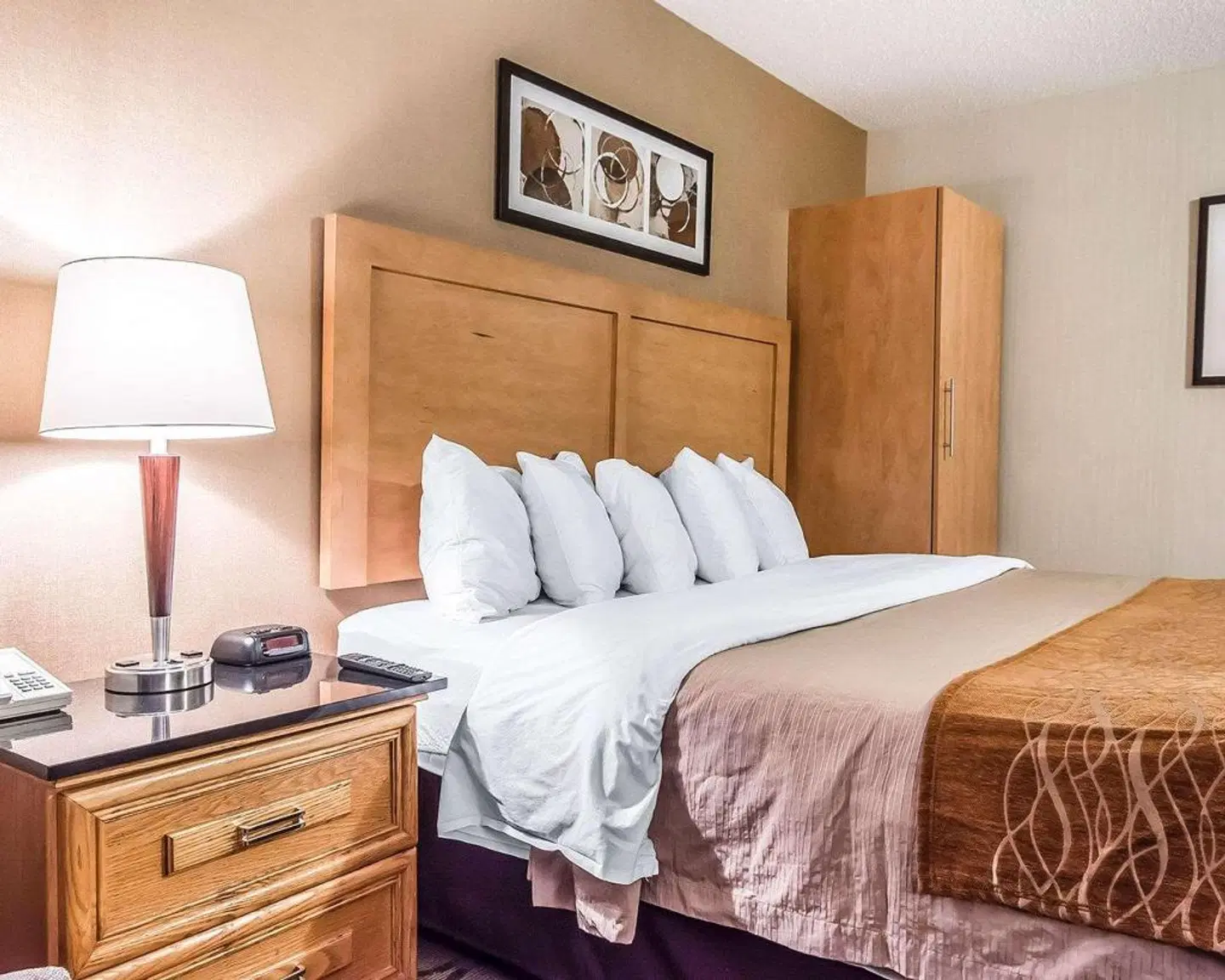 Comfort Inn Chicoutimi ROOM_EXAMPLE