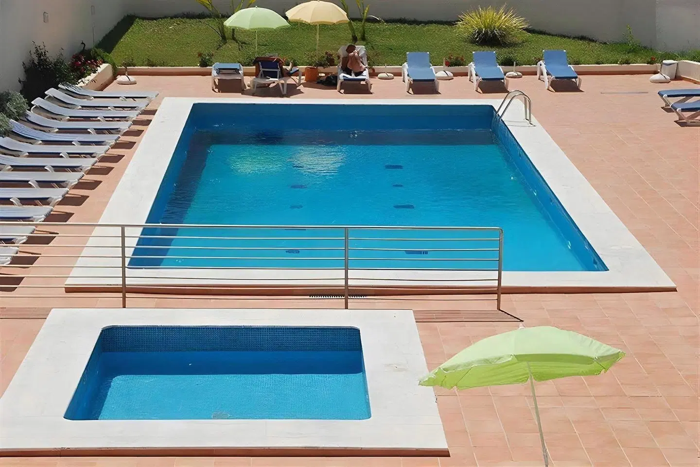 Alba OUTDOOR_POOL