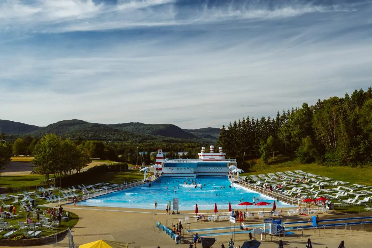 Hôtel Valcartier OUTDOOR_POOL
