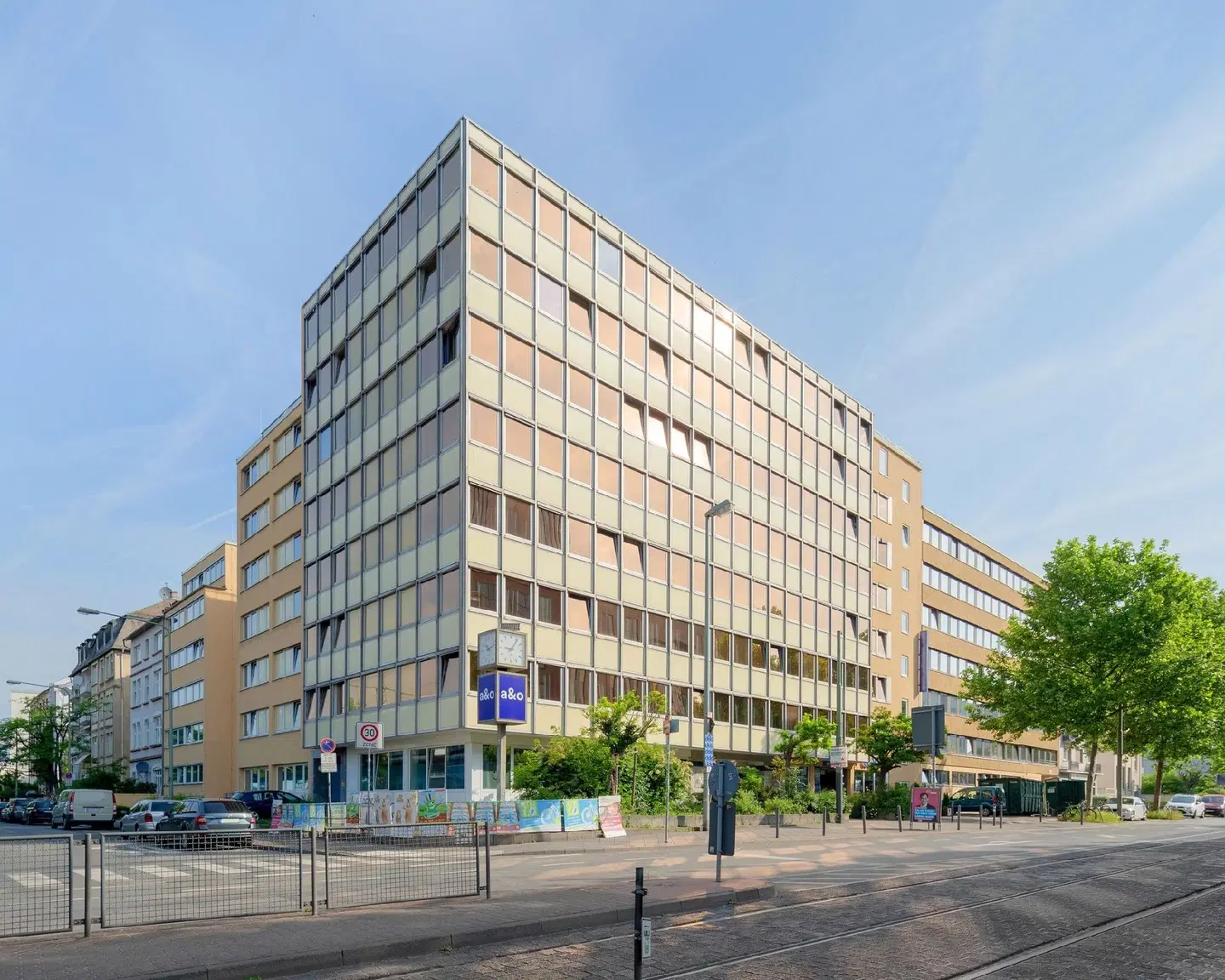 a&o Hostel Frankfurt Galluswarte EXTERIOR