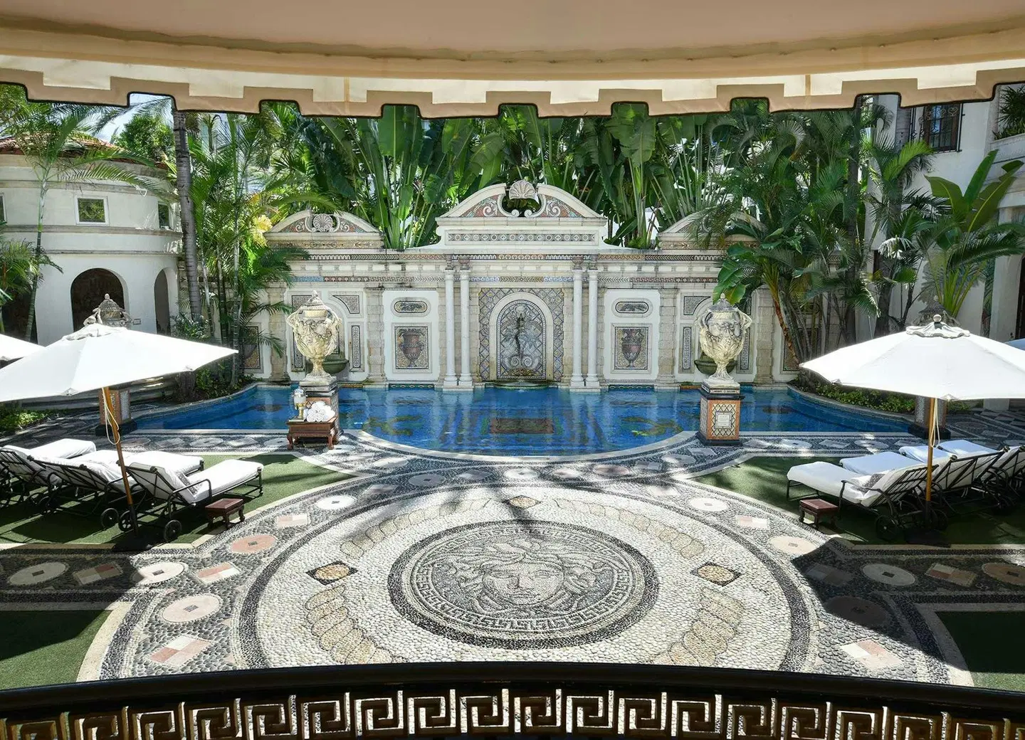 The Villa Casa Casuarina (ex Villa by Barton G) LOUNGE_LOBBY