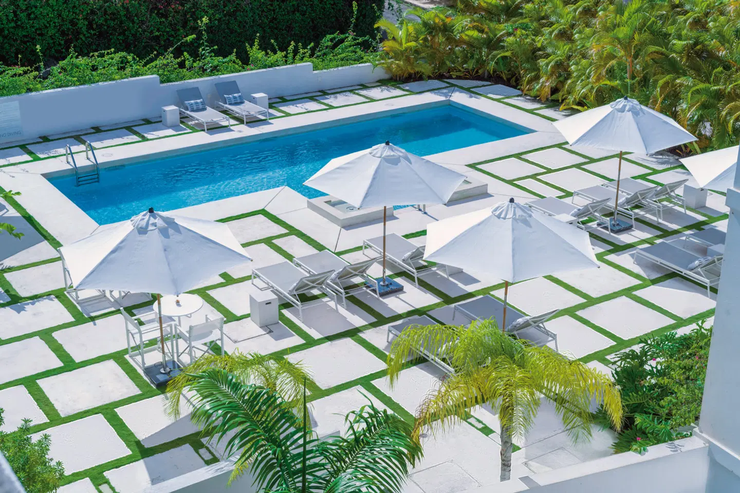 Mullins Grove OUTDOOR_POOL