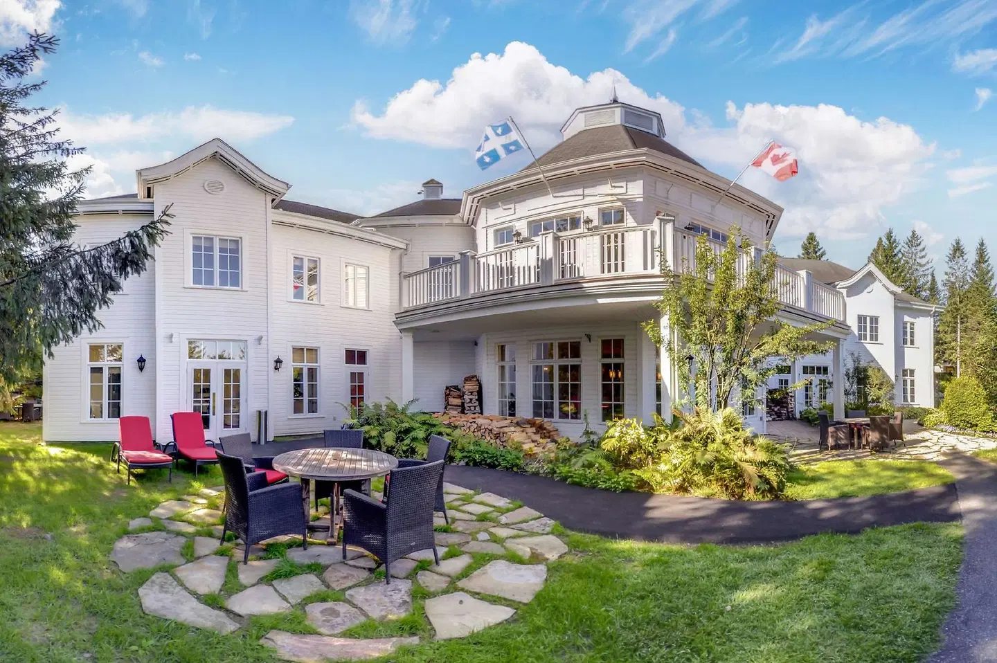 Hilton Grand Vacations Club Tremblant Canada EXTERIOR