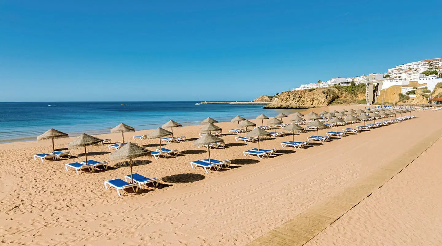 Sol e Mar Strand