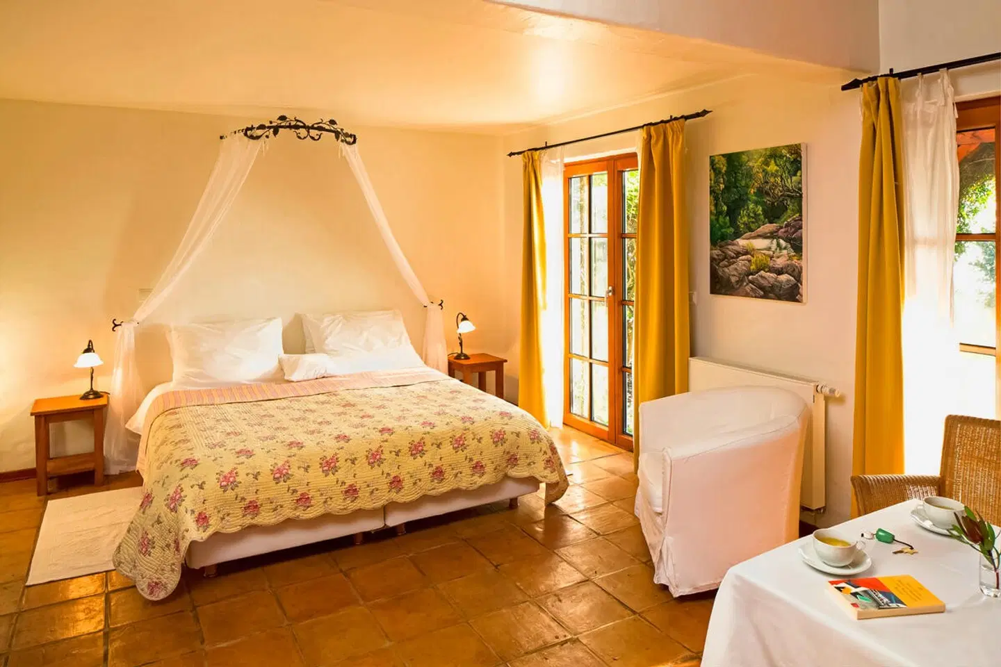 Atrio ROOM_EXAMPLE