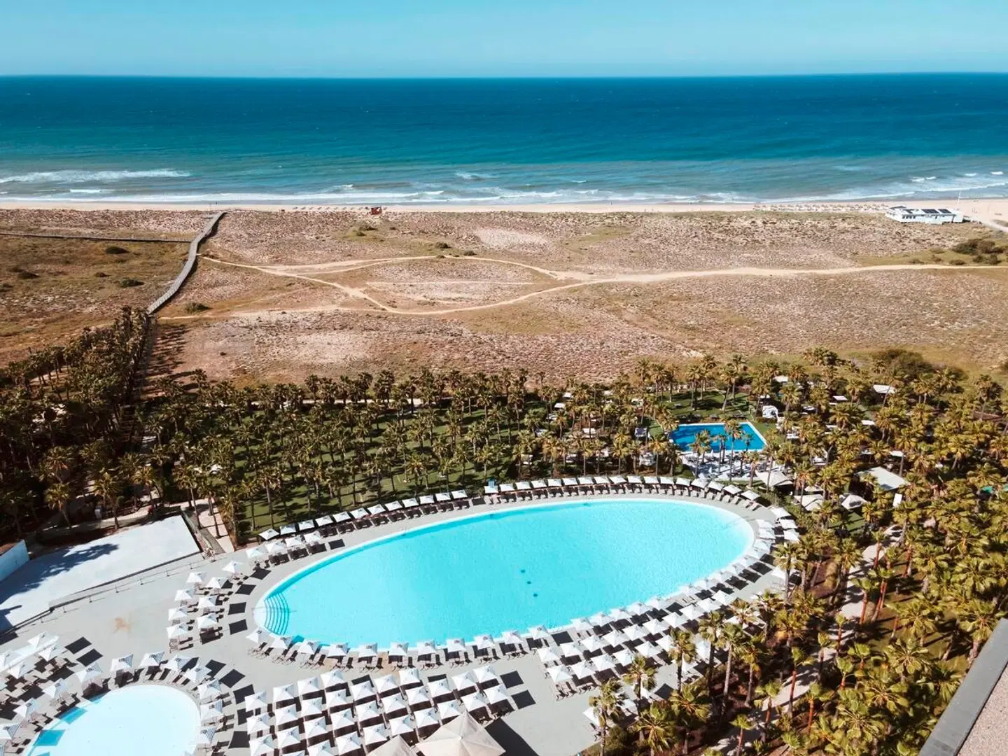 Wine & Books by the Sea Algarve Resort OUTDOOR_POOL
