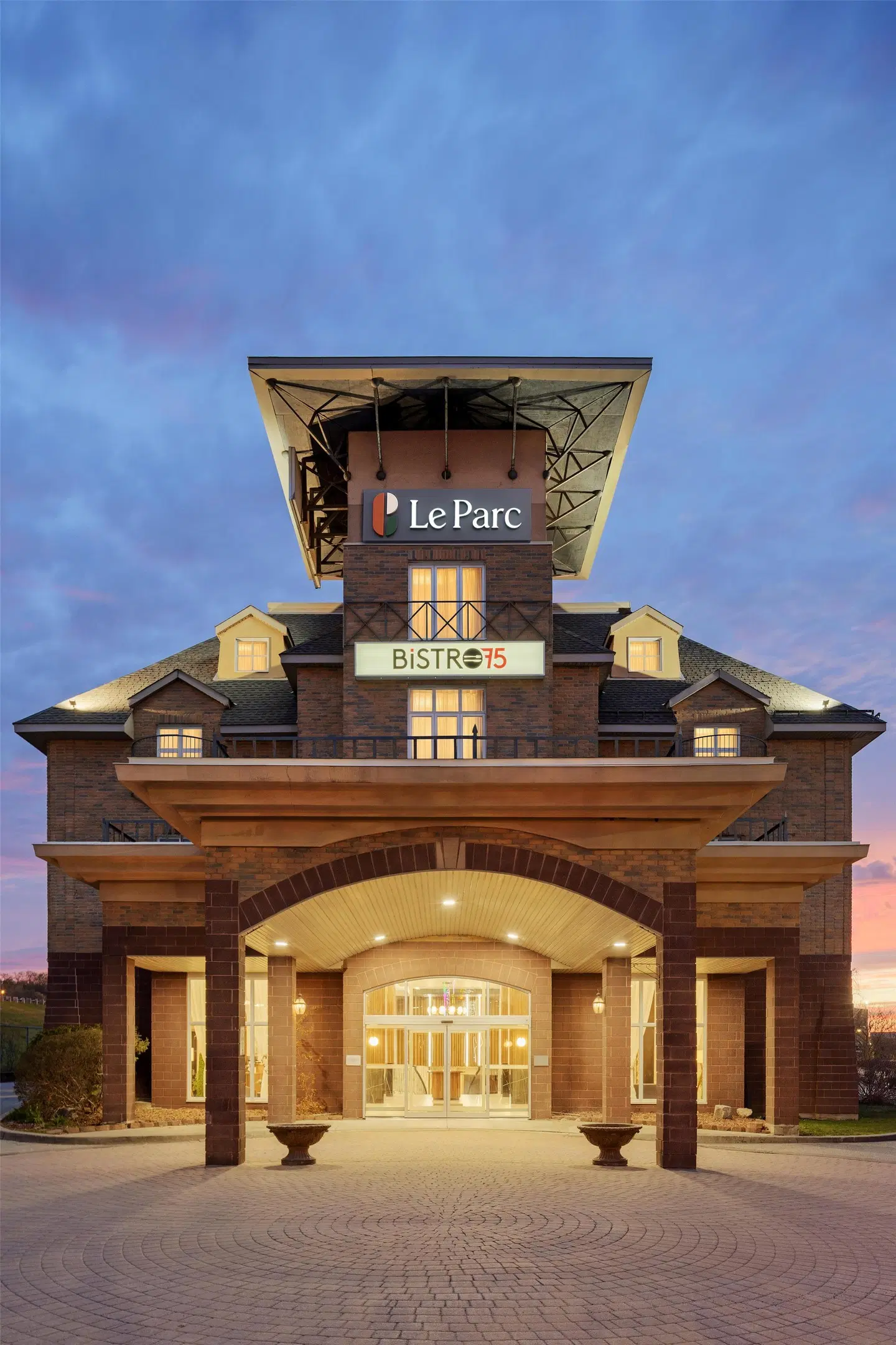 Le Parc Gatineau, Tapestry Collection by Hilton EXTERIOR