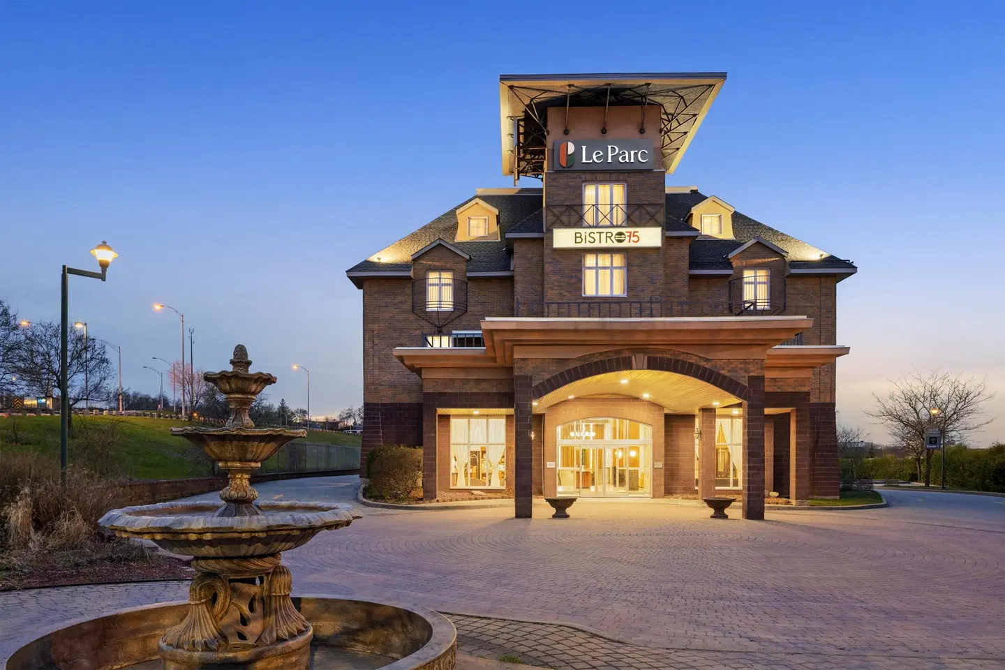 Le Parc Gatineau, Tapestry Collection by Hilton EXTERIOR