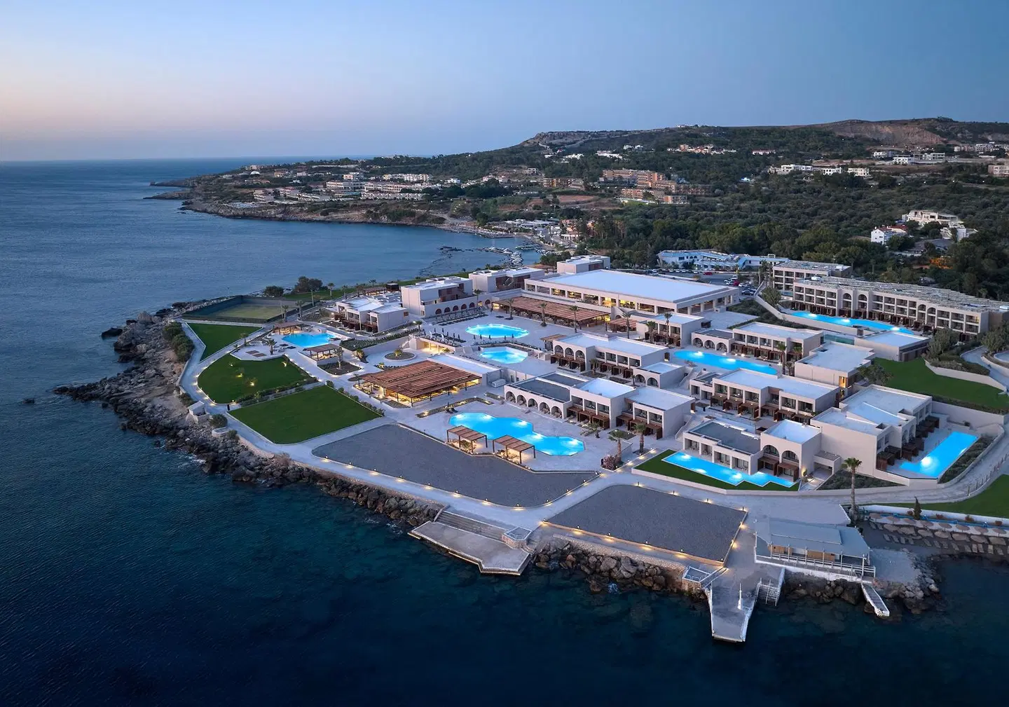 Ella Elissa EXTERIOR
