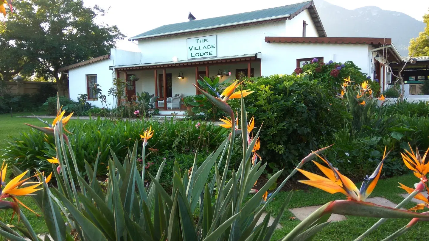 The Village Lodge EXTERIOR