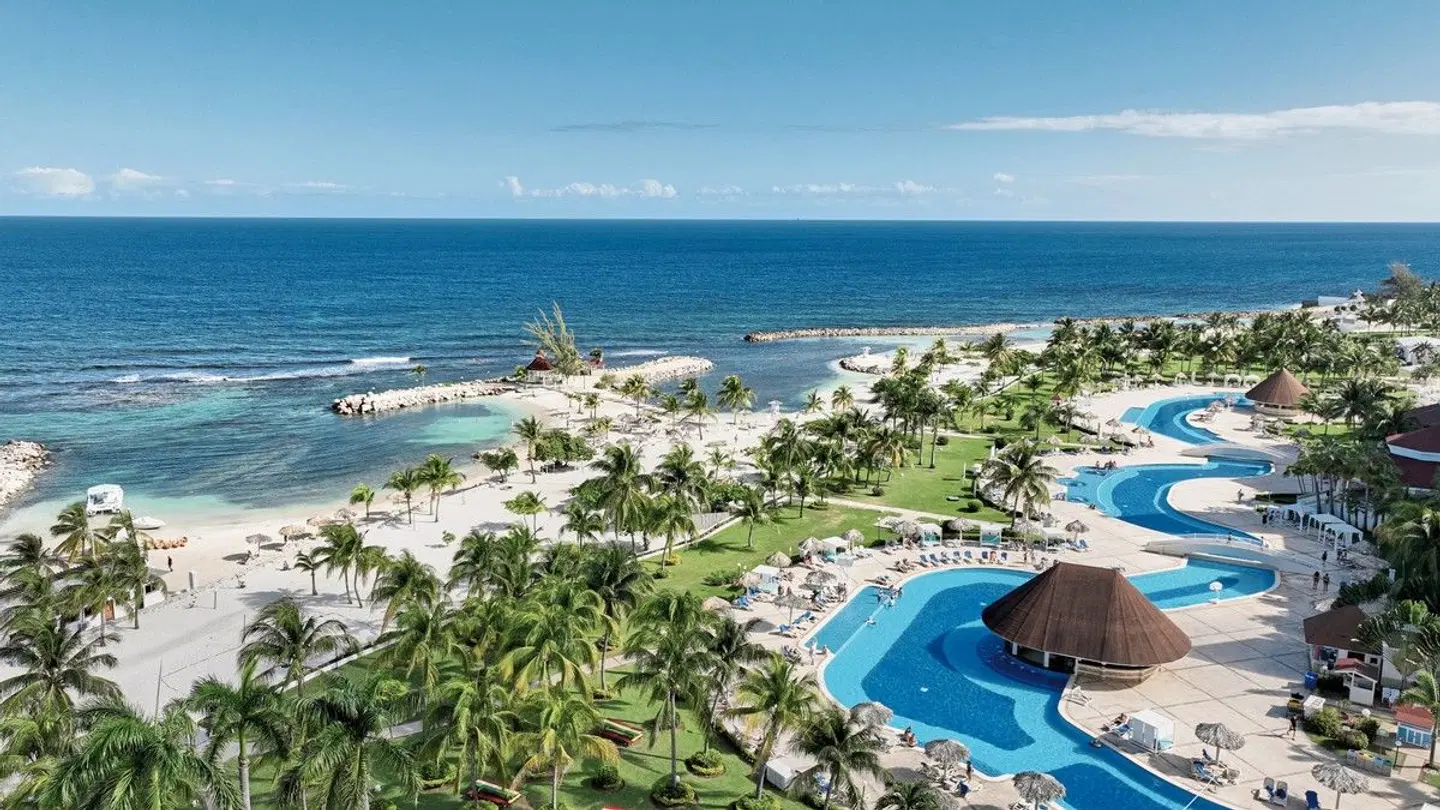 Bahia Principe Explore Jamaica OUTDOOR_POOL