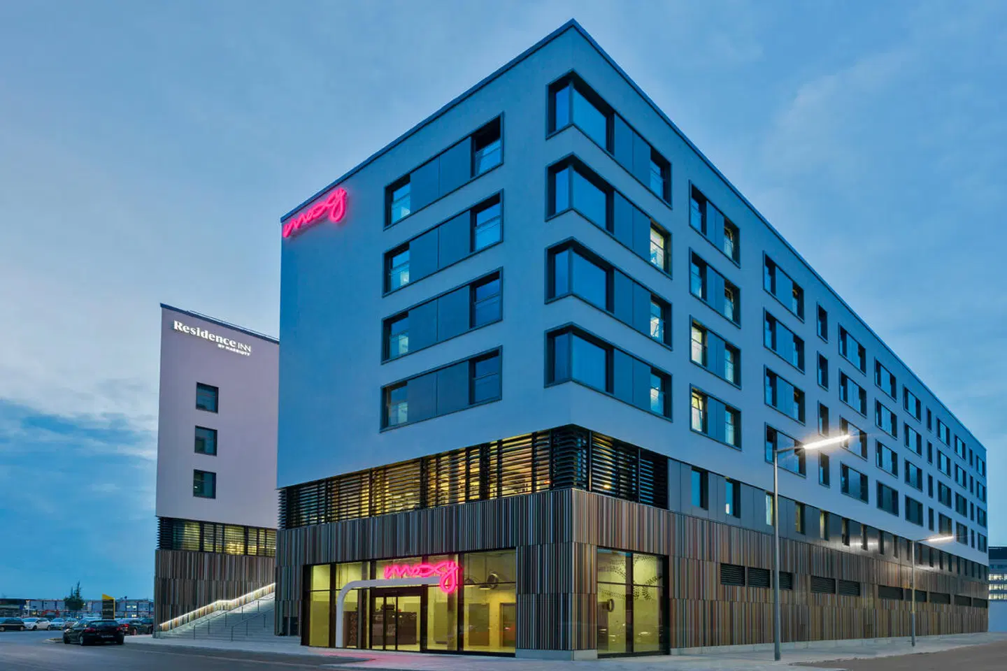 Moxy München Ostbahnhof - inklusive NFL Munich Ticket EXTERIOR