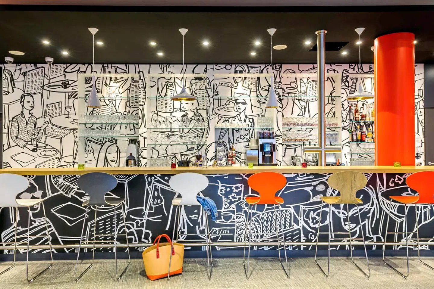 ibis München City Arnulfpark - inklusive NFL Munich Ticket Bar