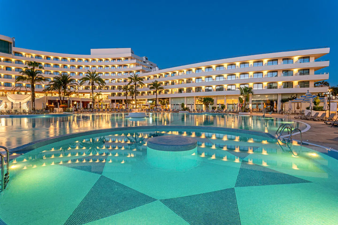 Mediterranean Palace OUTDOOR_POOL