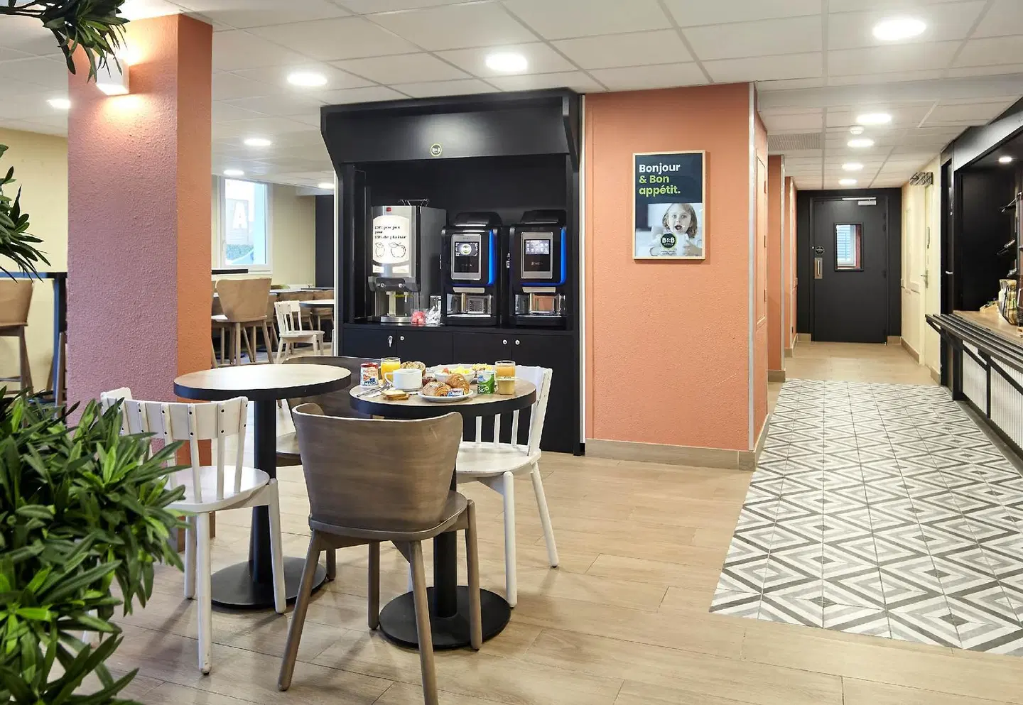 B&B Hotel Paris Nord Gonesse Parc des Expos Bar