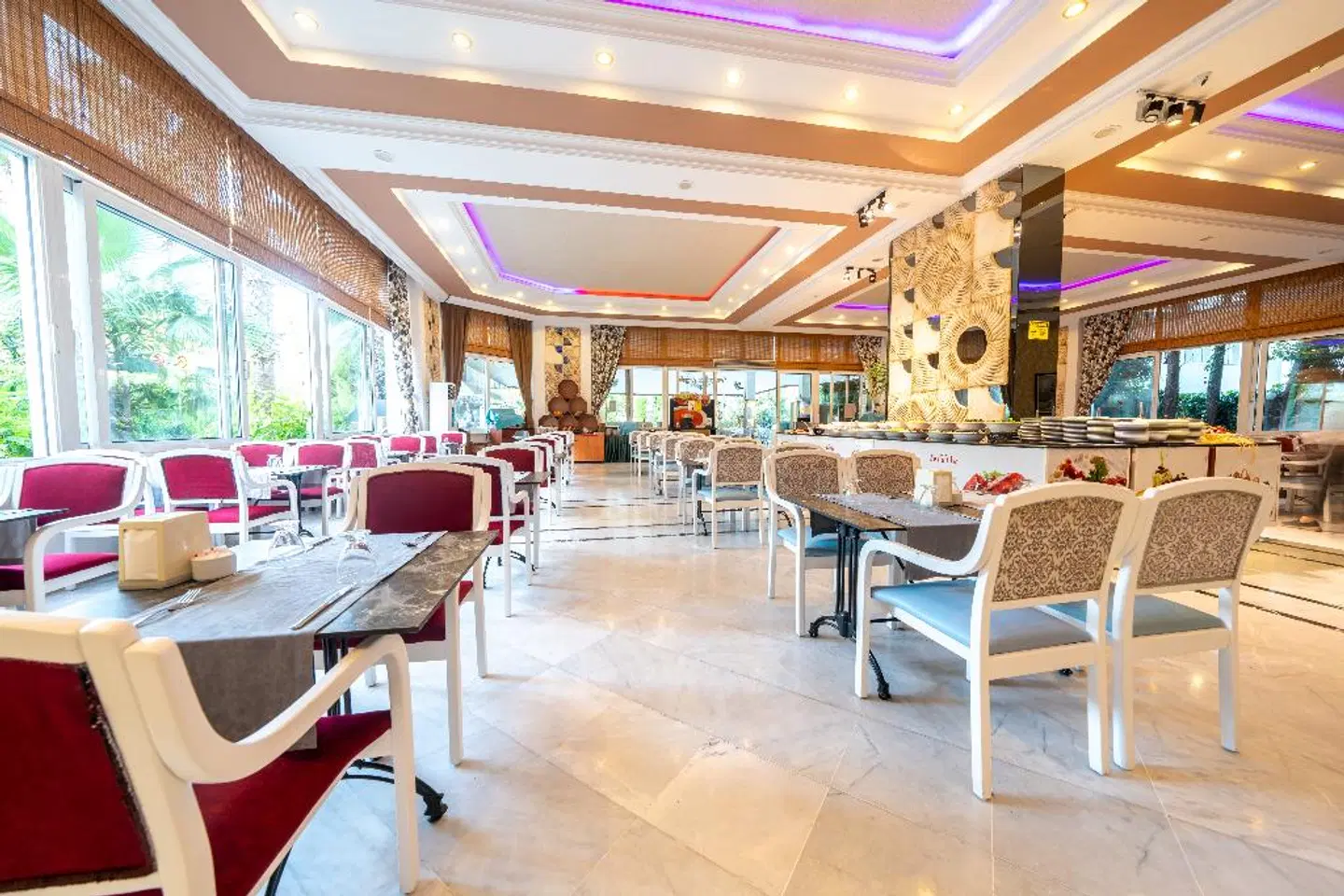 Letoile Beach Hotel Bar