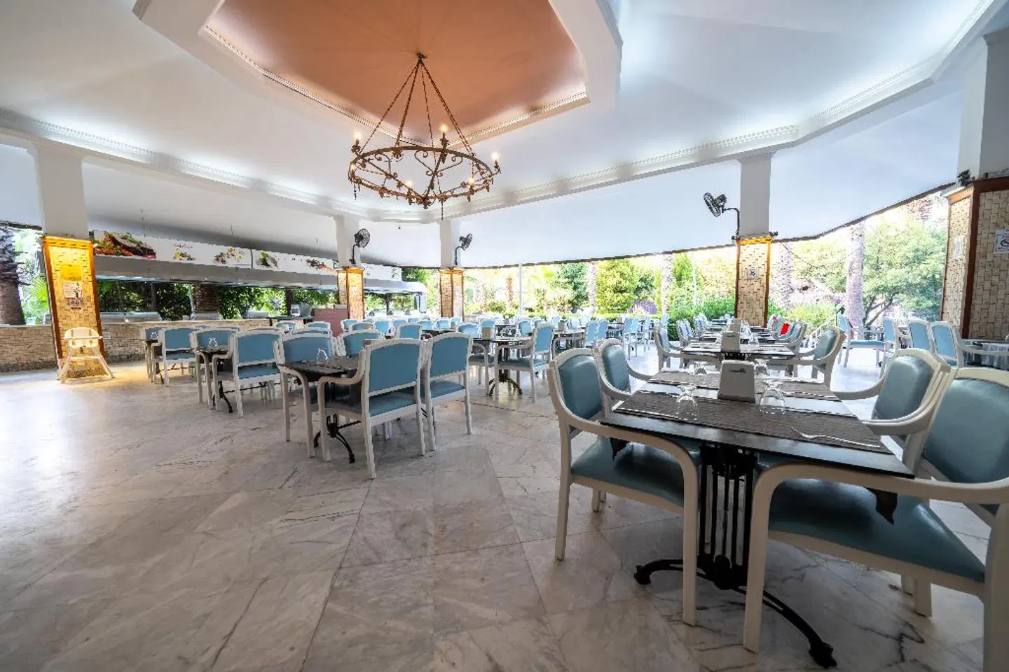 Letoile Beach Hotel Bar