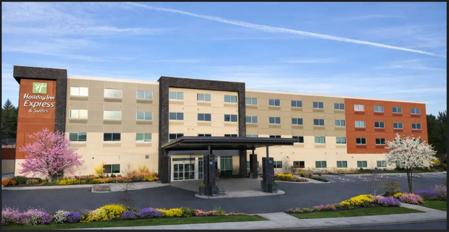 Holiday Inn Express and Suites Courtenay Comox by IHG EXTERIOR