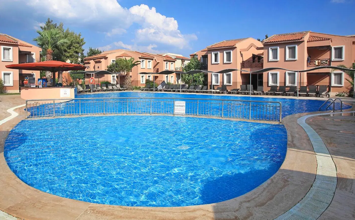 Club Yali Resort OUTDOOR_POOL