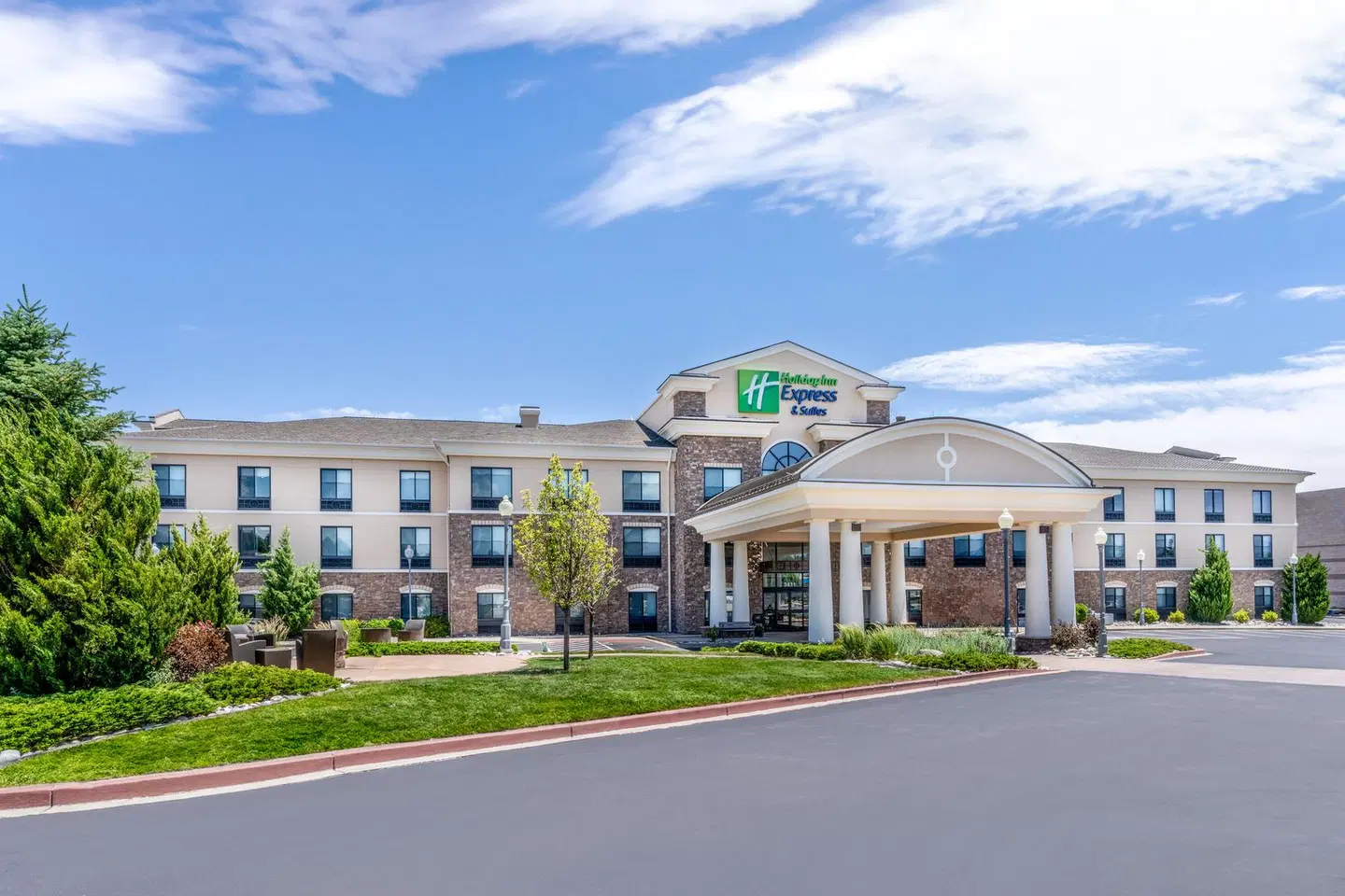 Holiday Inn Express & Suites Colorado Springs-First & Main by IHG EXTERIOR