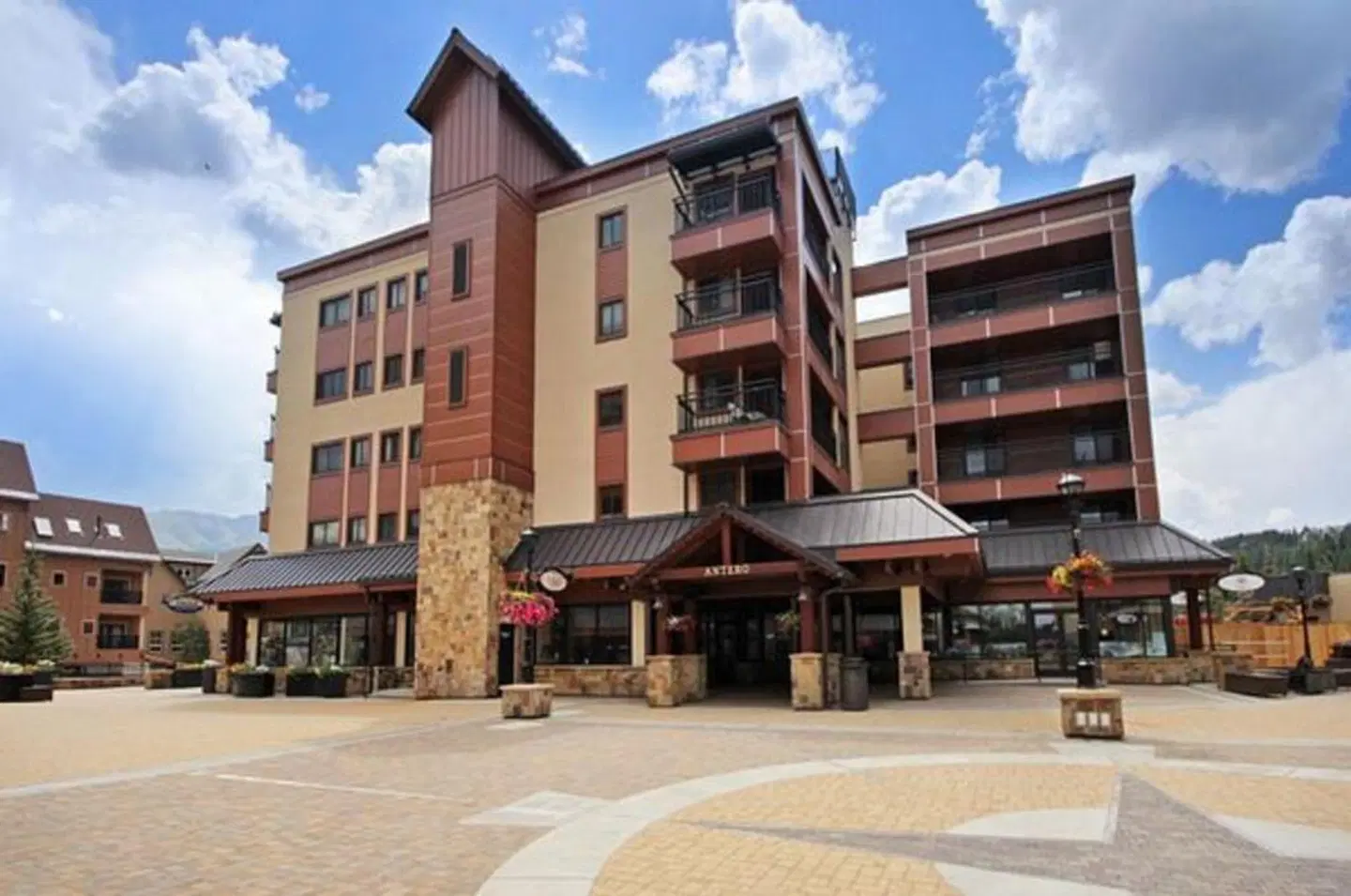 Village at Breckenridge Resort EXTERIOR