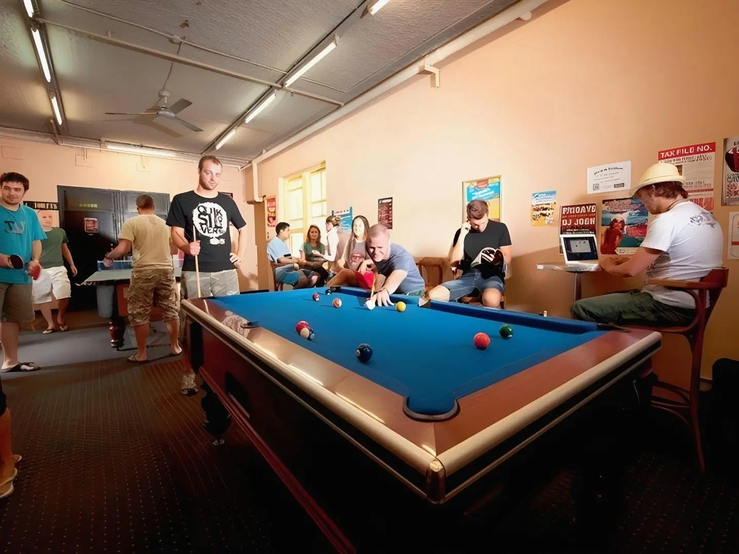 Maze Backpackers - Sydney Bar