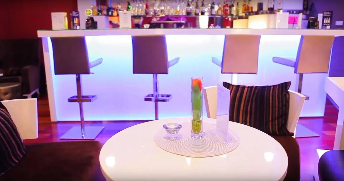 Royal Park Boutique Hotel Bar