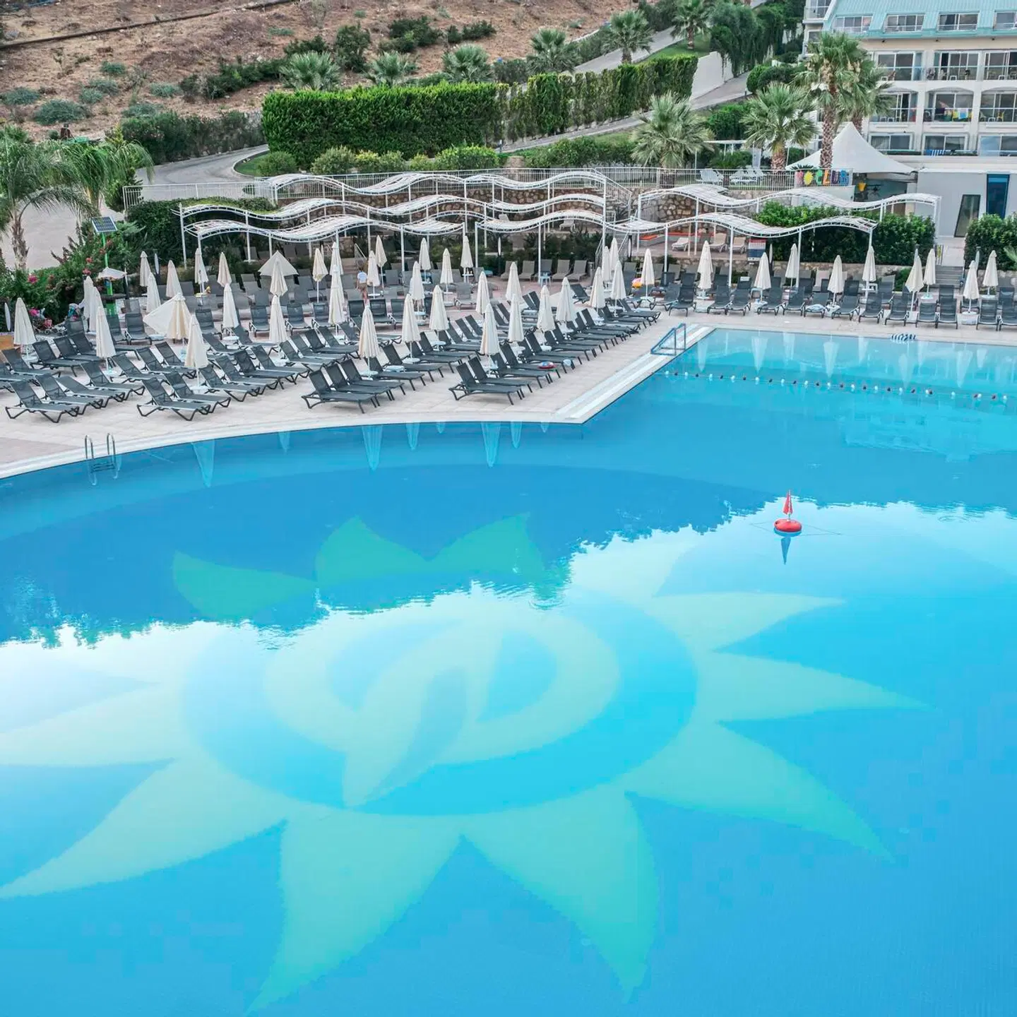 Orka Sunlife Resort & Spa OUTDOOR_POOL