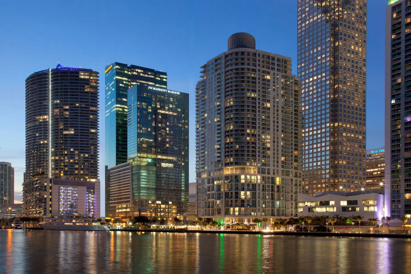 JW Marriott Marquis Miami EXTERIOR