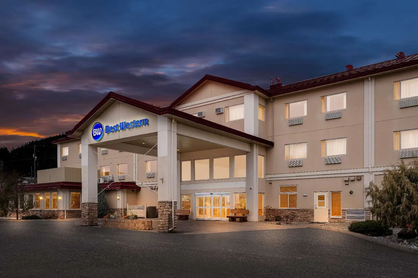 Best Western Williams Lake EXTERIOR