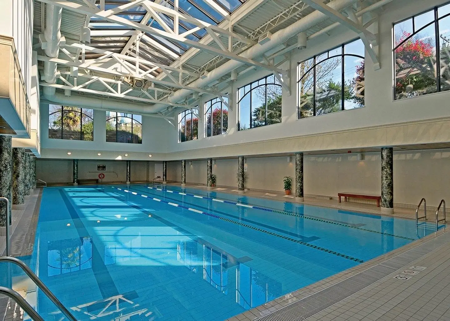 Grand Pacific Victoria Hallenbad