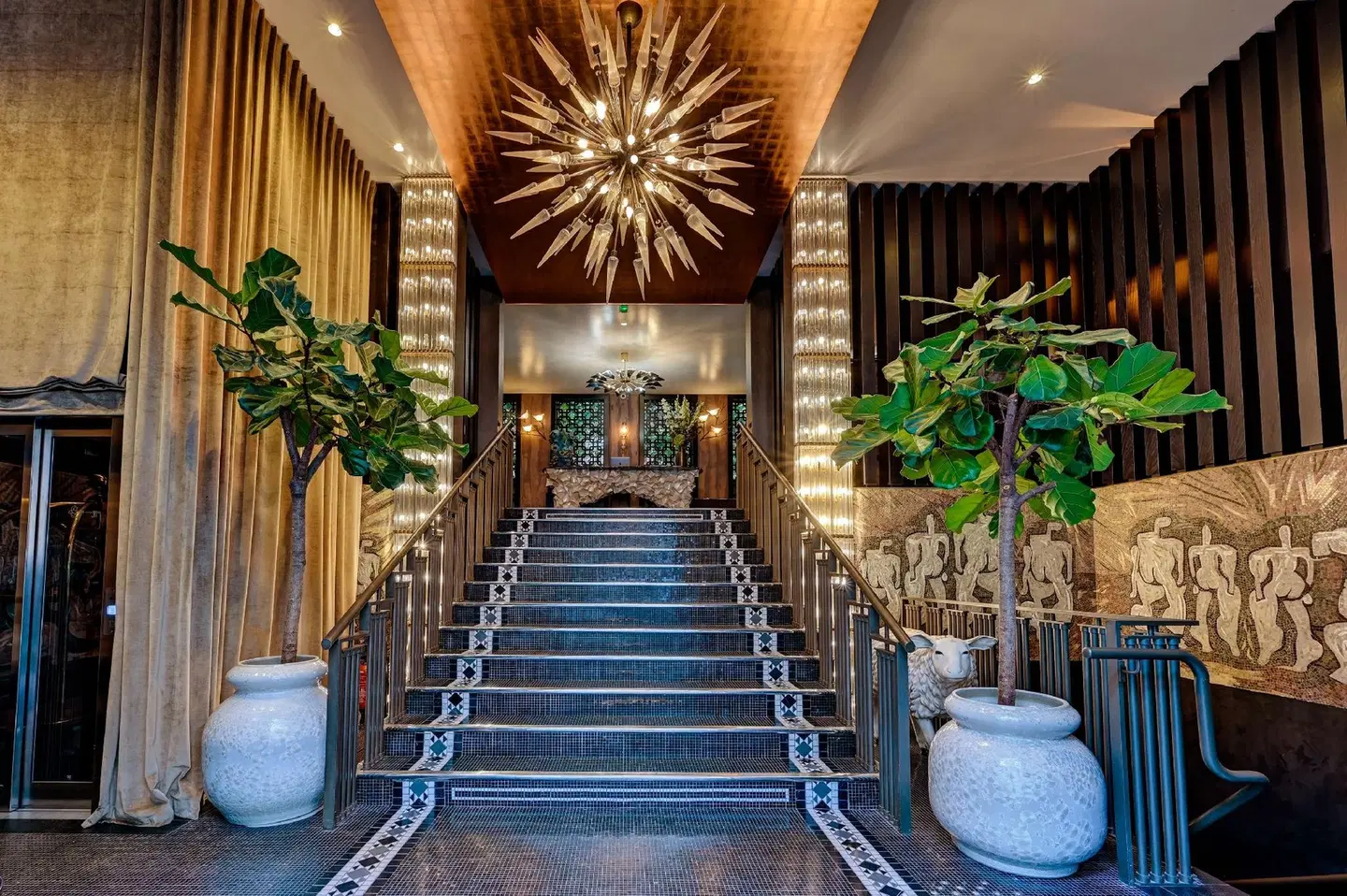 The One Alma Paris Bar